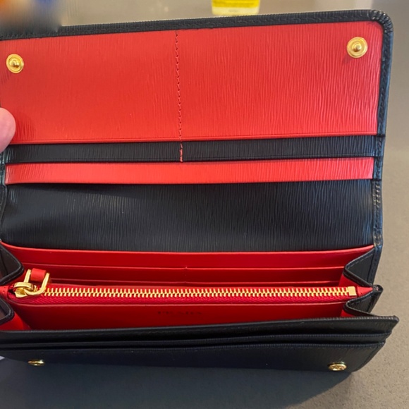 Prada Large    Black Wallet with Red Interior Large. - Picture 4 of 6